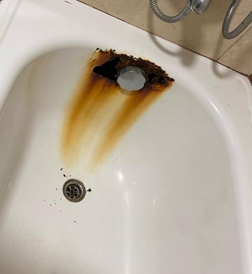 Antes de la reparación de bañera
